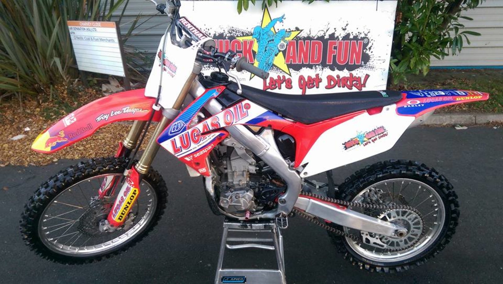 PRISTINE 2013 Honda Crf 250            (+200 more)